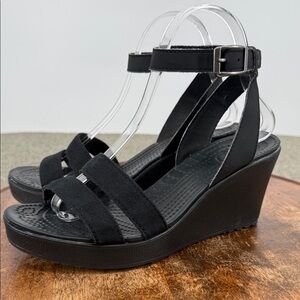 Crocs Sandals Wm 8 Leigh II Black Ankle Strap Wedge Heel Sandals